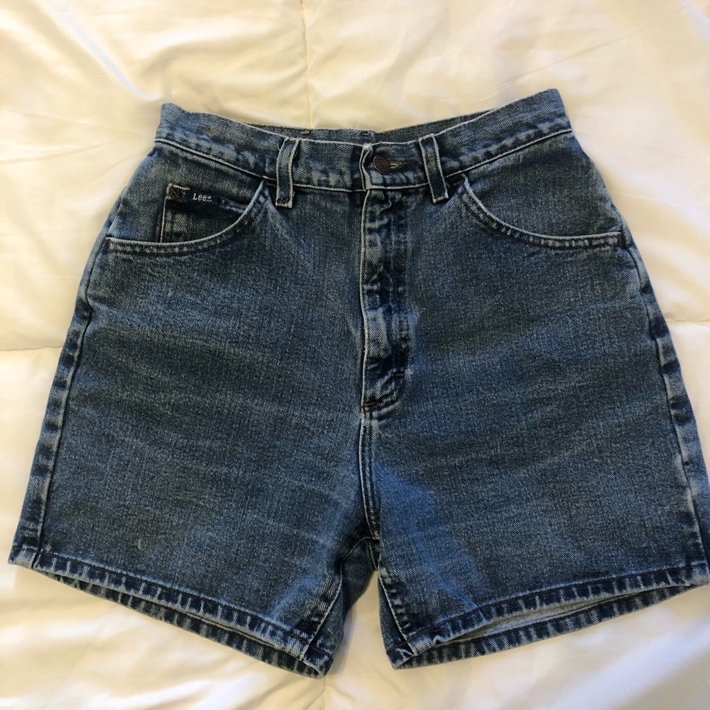 Vintage high rise Lee shorts.